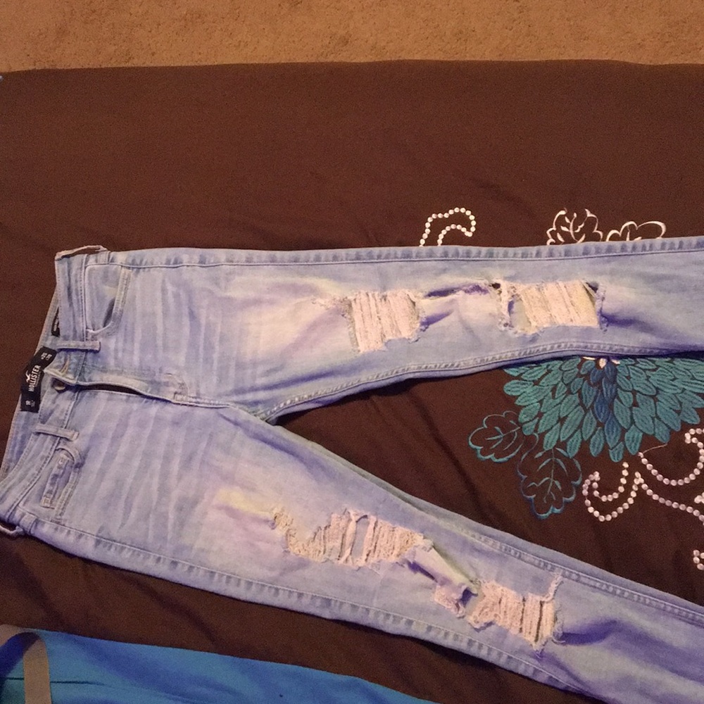 Hollister Ripped jeans